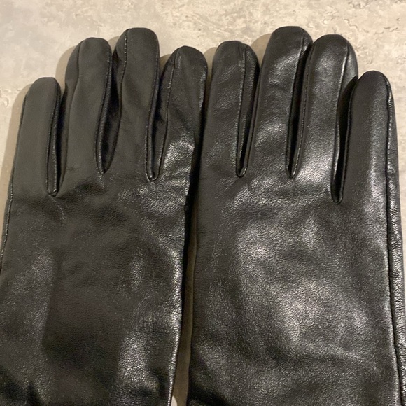 Michael Kors Black Leather Gloves - Picture 4 of 7